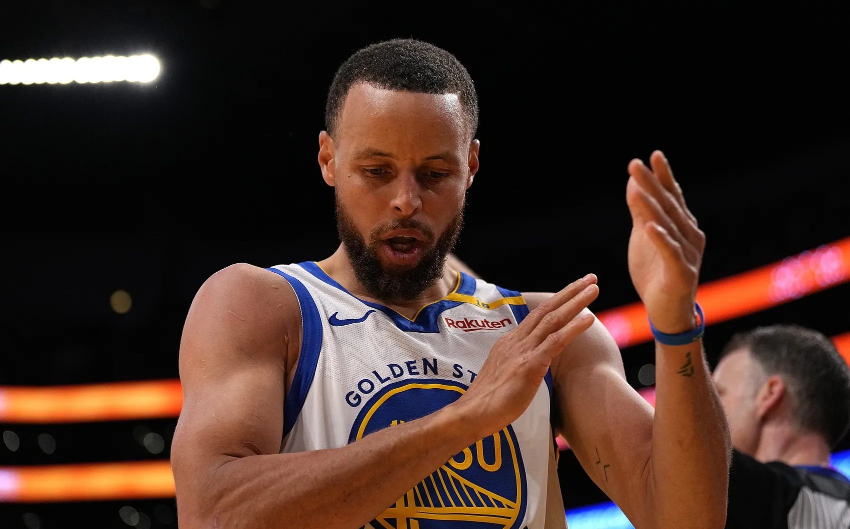 灰熊横扫鹈鹕，保罗高光表现