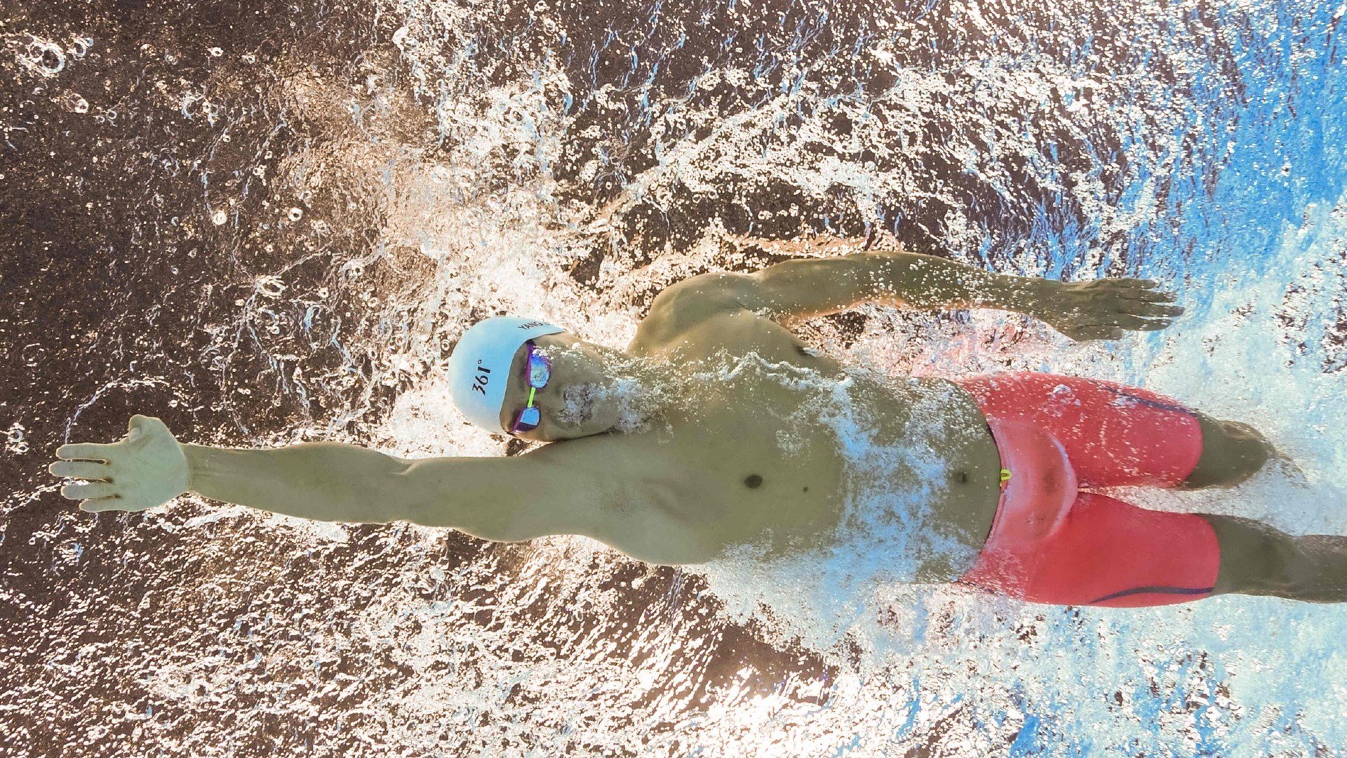 班凯罗成全场焦点,广东队正面击溃雄鹿,中国篮球的破冰启示录