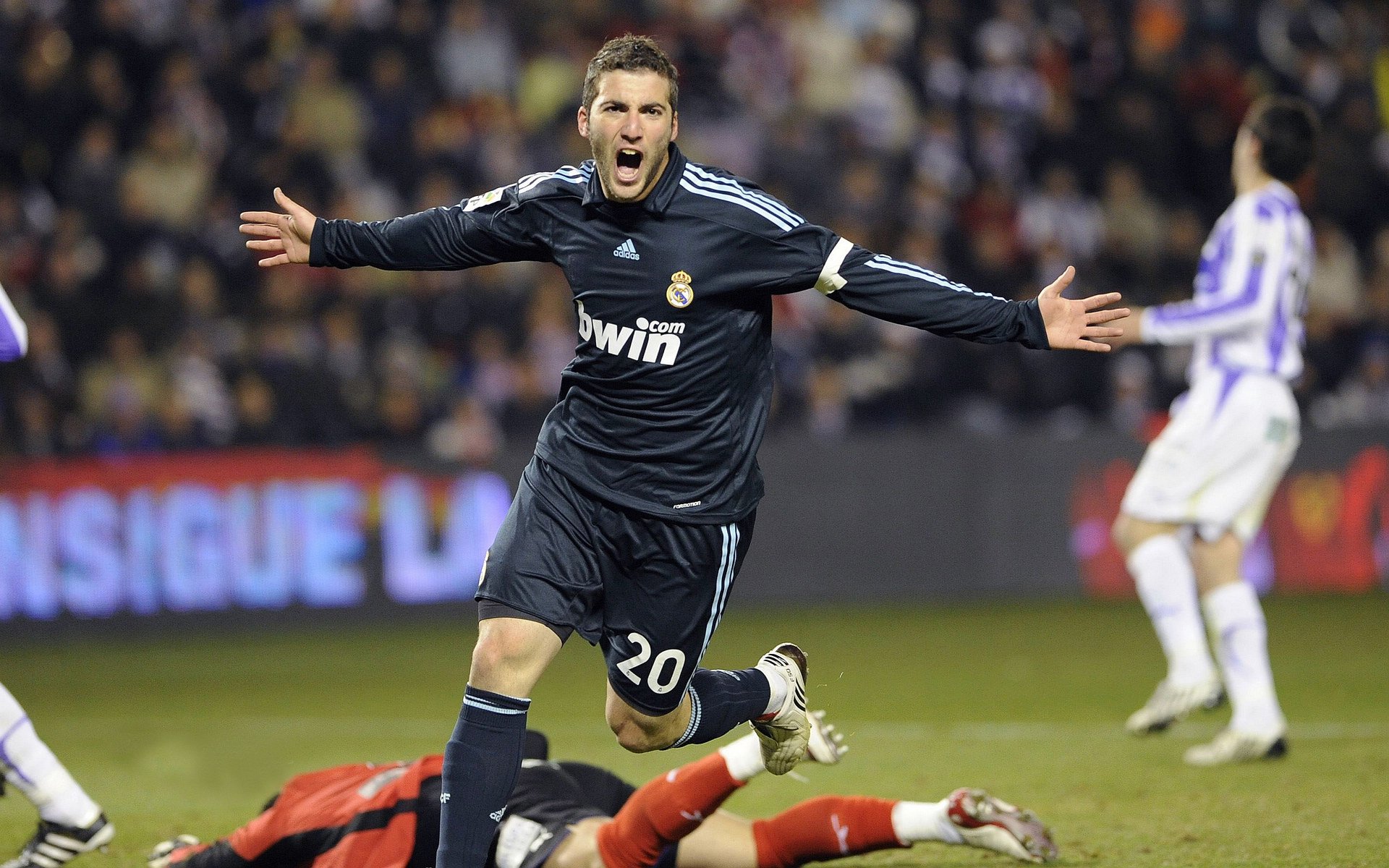 福克斯全场最佳无争议，公牛险胜掘金，当个人英雄主义撞上团队绞杀